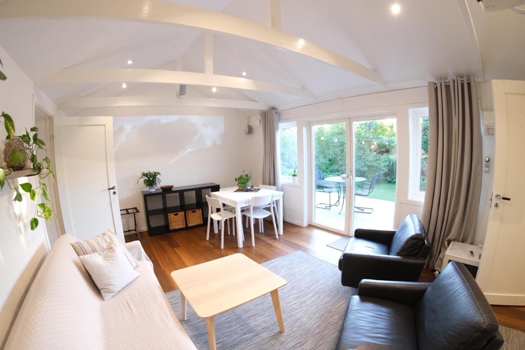 Surfers Guesthouse Åsa Kültér fotó